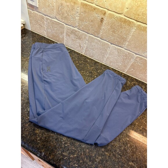 On Cloud Run On Clouds Men’s Track Running Pants Navy Blue Size L EUC - Picture 1 of 6